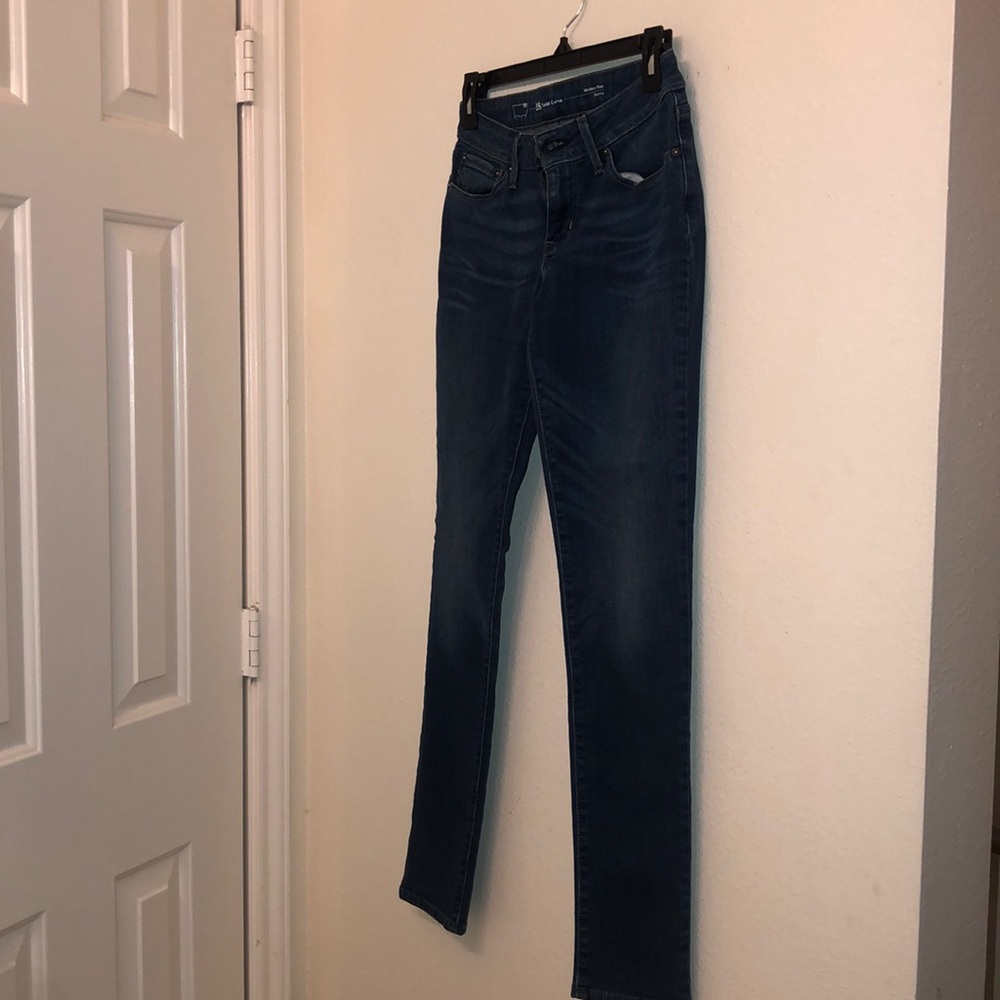 Size 28 Levi Jeans